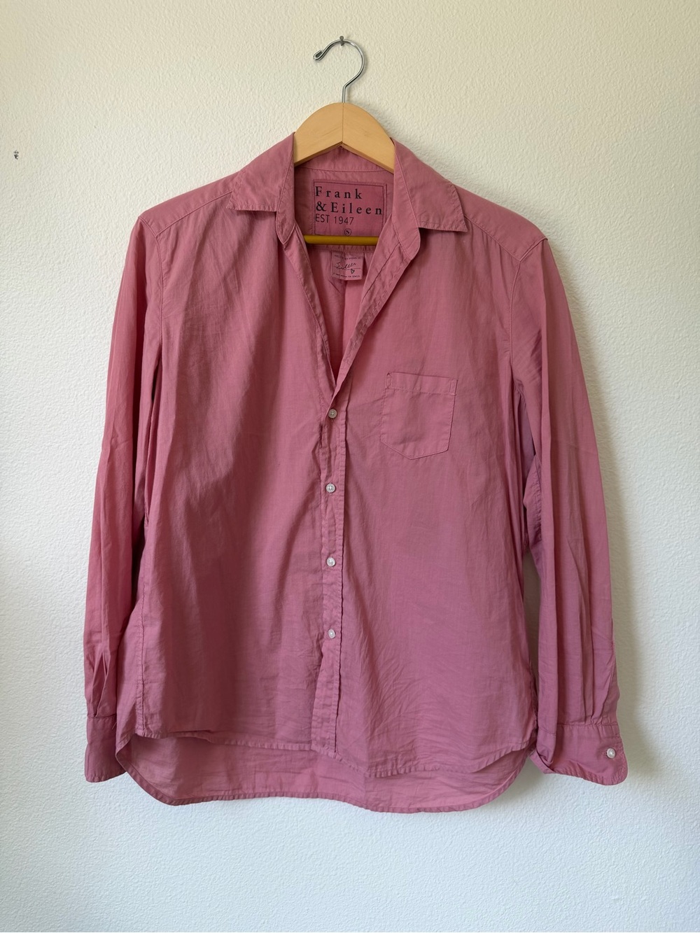 Frank & Eileen Button-Down Shirt Style: Eileen Made with Italian Cotton